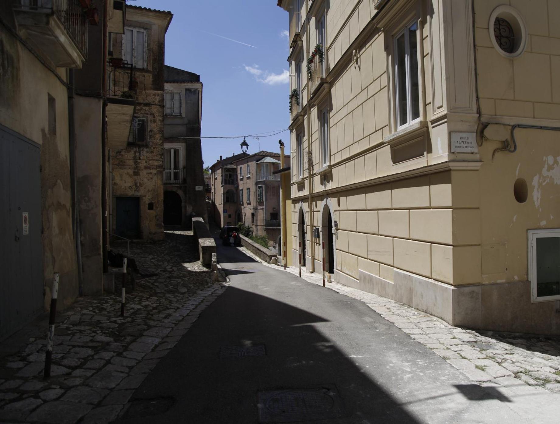 Grey Apartment Caiazzo 外观 照片